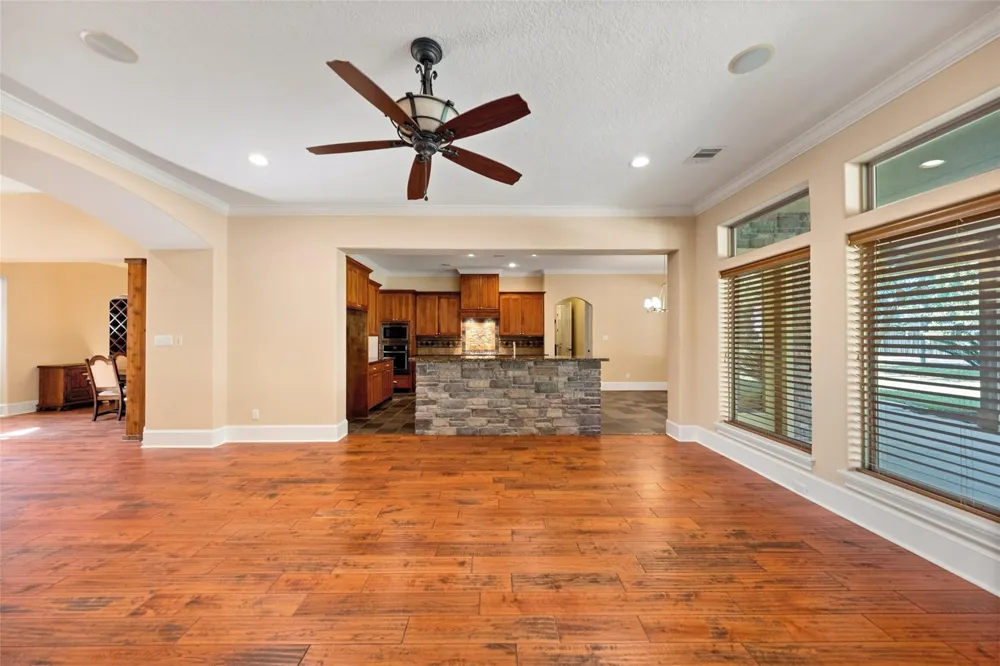 21710 Pino Lane Crosby, TX 77532