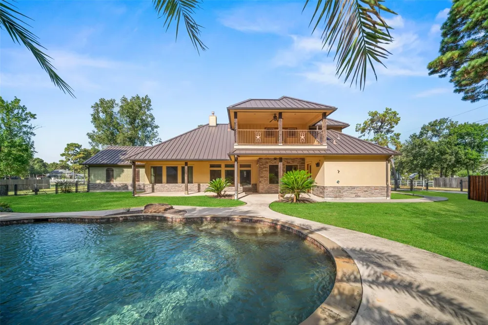 21710 Pino Lane Crosby, TX 77532
