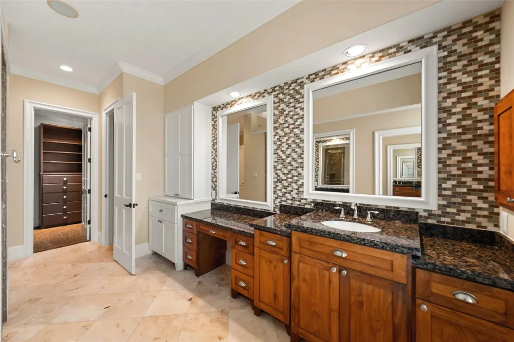 21710 Pino Lane Crosby, TX 77532
