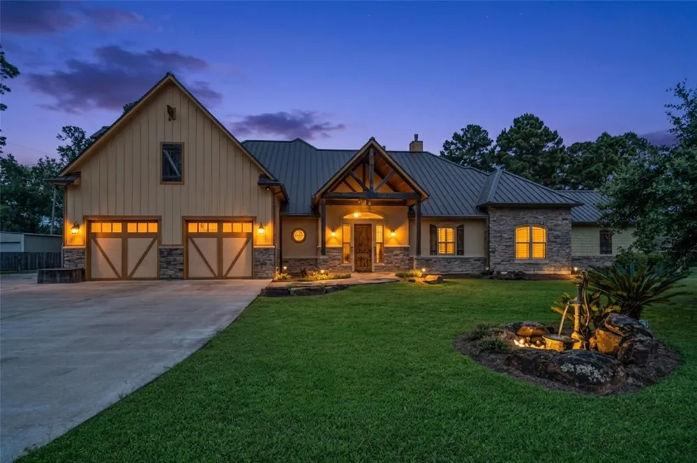 21710 Pino Lane Crosby, TX 77532