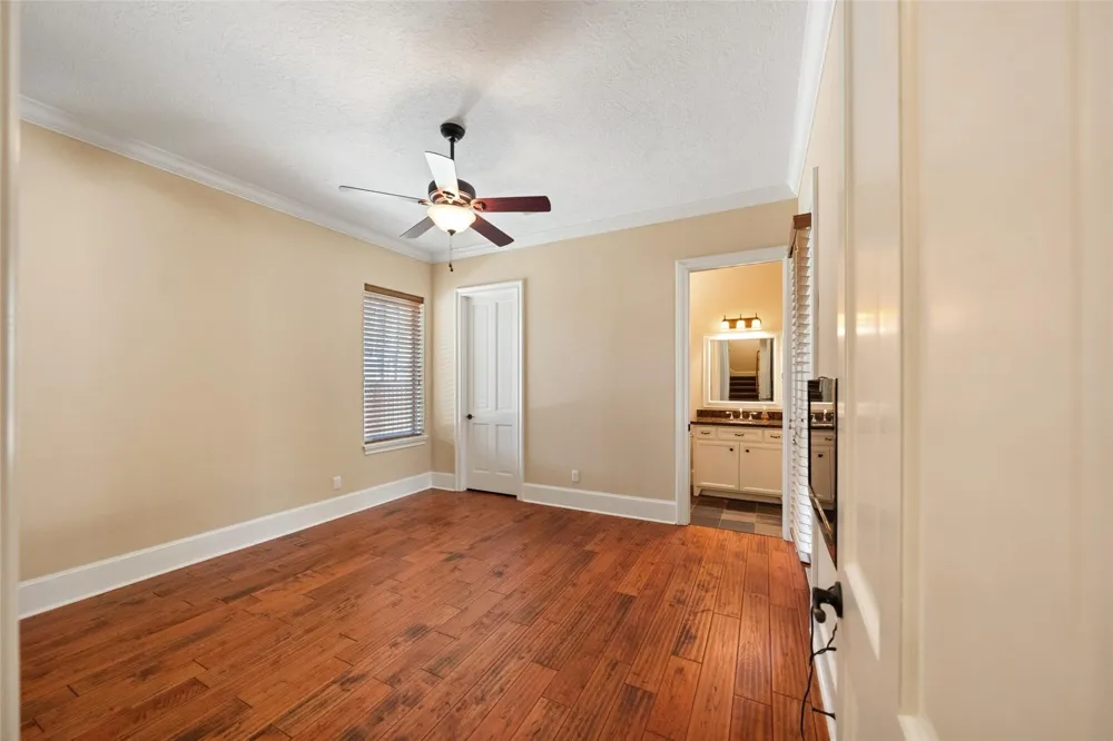 21710 Pino Lane Crosby, TX 77532
