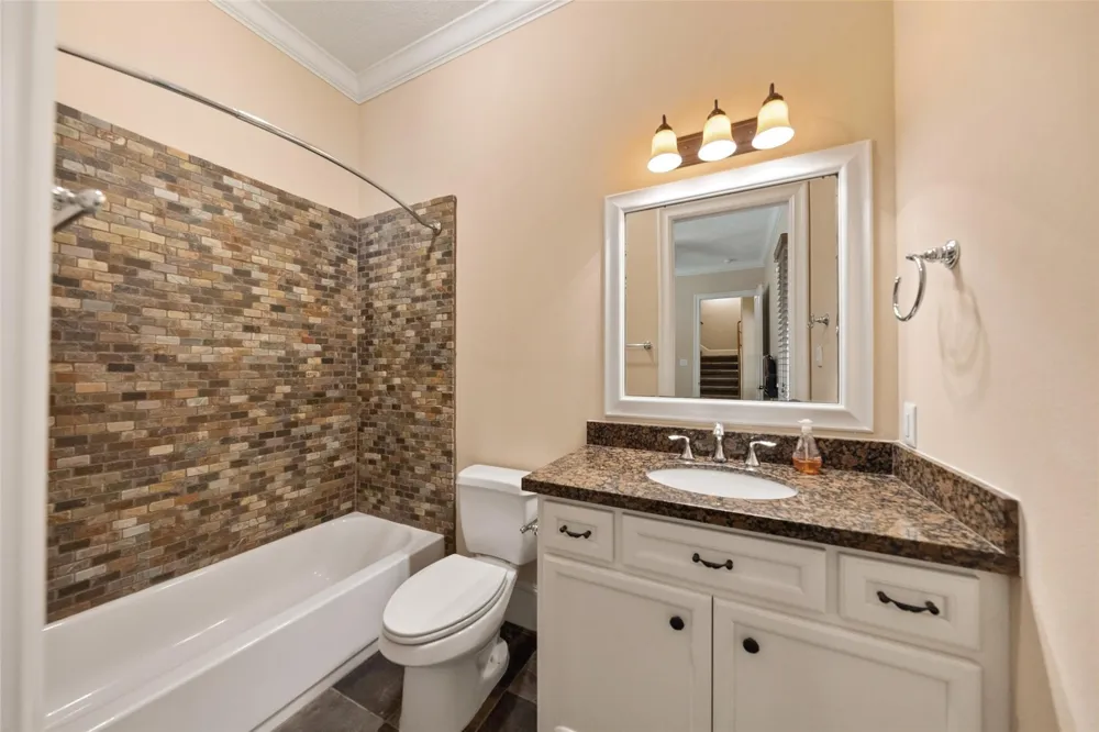 21710 Pino Lane Crosby, TX 77532