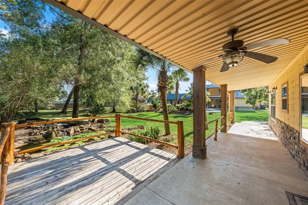 21710 Pino Lane Crosby, TX 77532