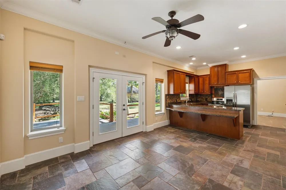 21710 Pino Lane Crosby, TX 77532