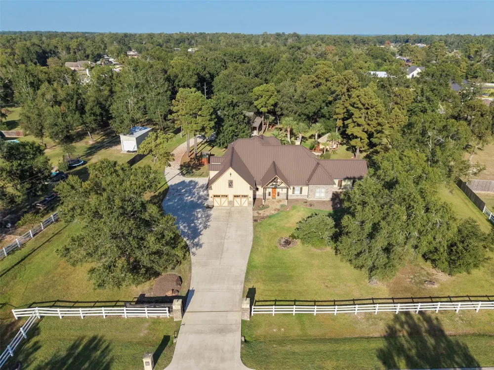 21710 Pino Lane Crosby, TX 77532