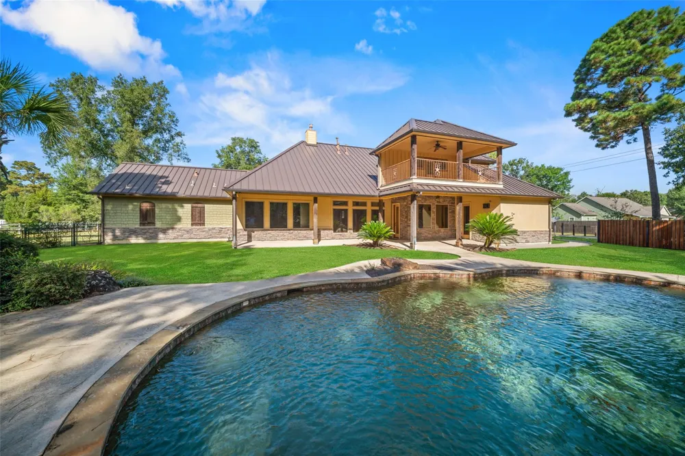 21710 Pino Lane Crosby, TX 77532