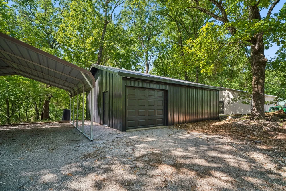 136 Oak Ridge Drive Salina, OK 74365
