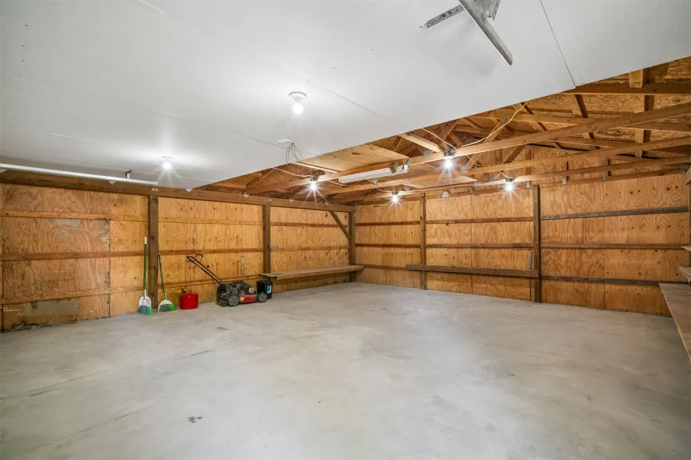 136 Oak Ridge Drive Salina, OK 74365