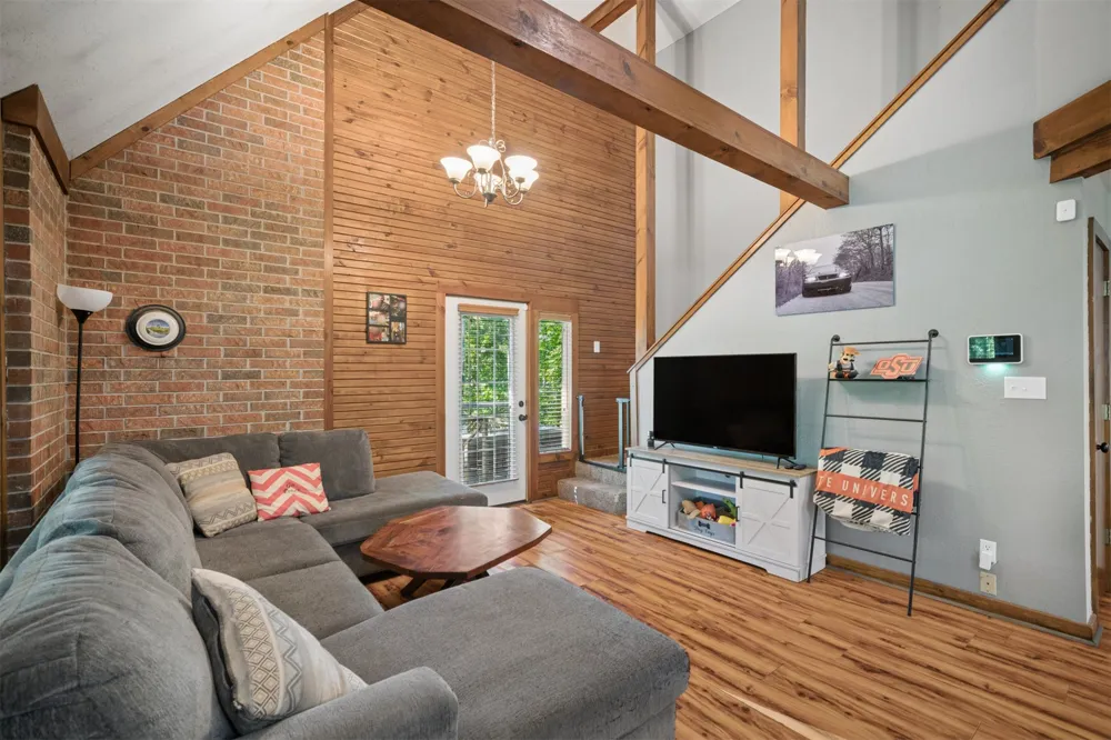 136 Oak Ridge Drive Salina, OK 74365