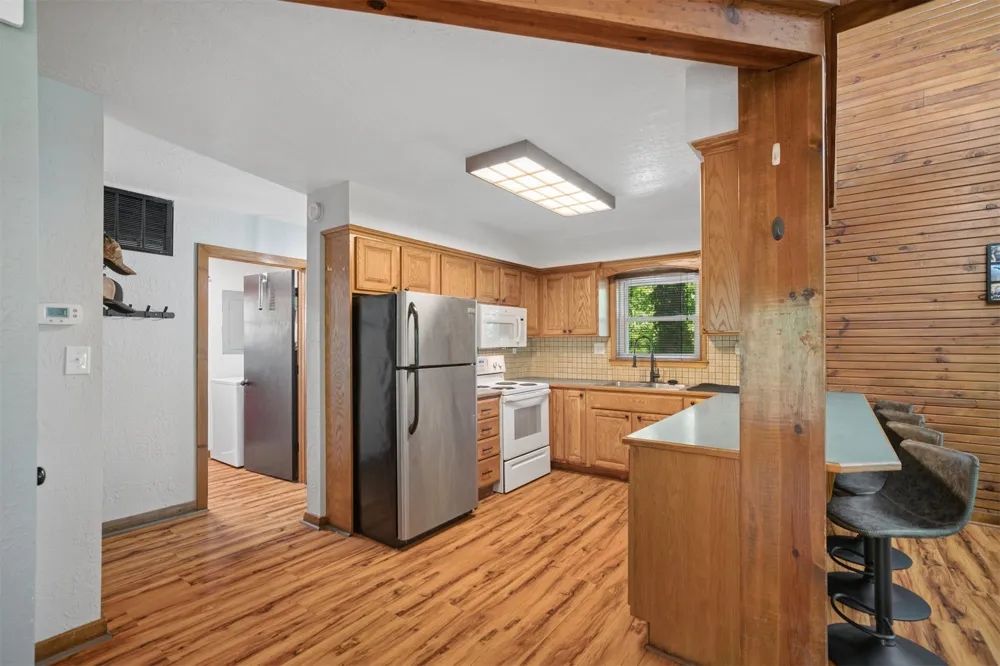 136 Oak Ridge Drive Salina, OK 74365