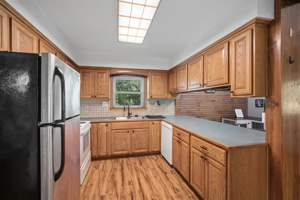 136 Oak Ridge Drive Salina, OK 74365