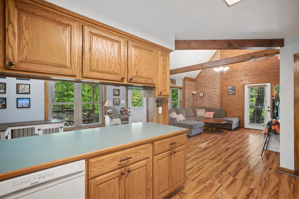 136 Oak Ridge Drive Salina, OK 74365