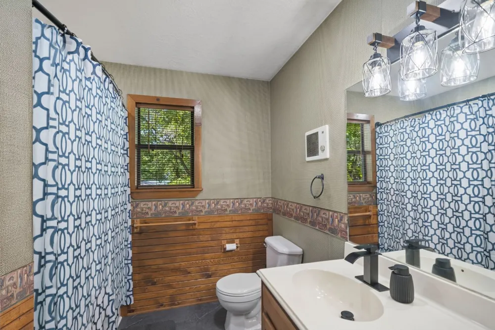 136 Oak Ridge Drive Salina, OK 74365
