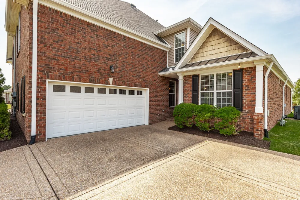 1309 Waxwing Dr Hermitage, TN 37076