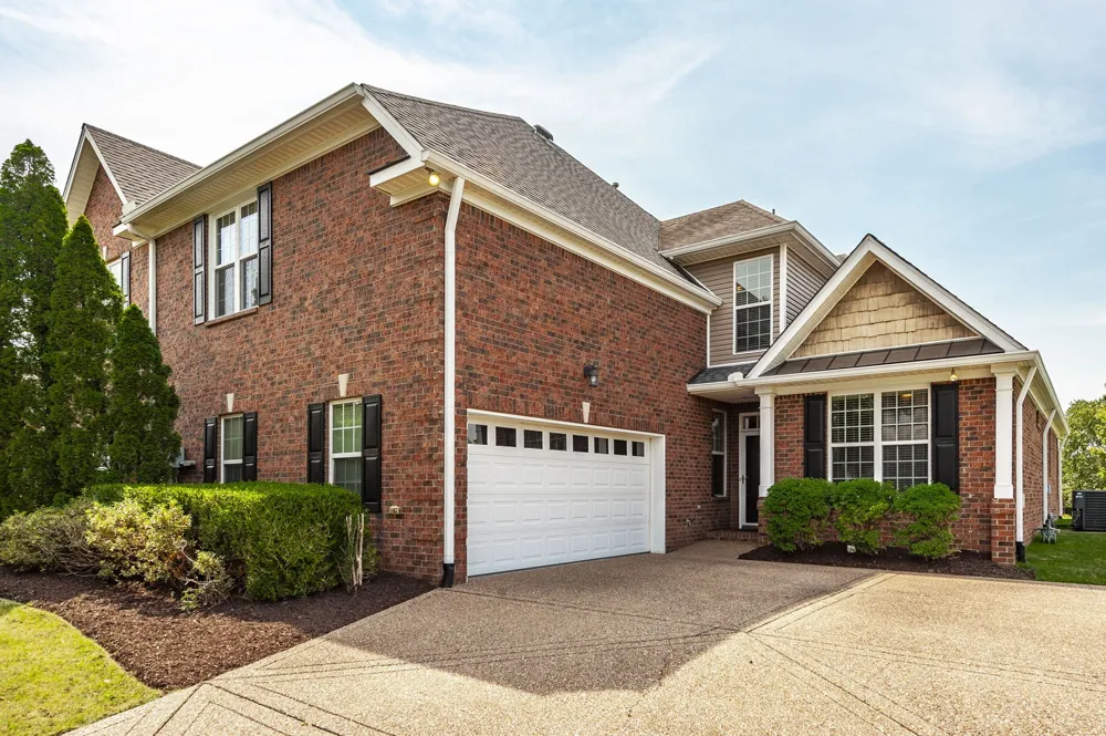 1309 Waxwing Dr Hermitage, TN 37076