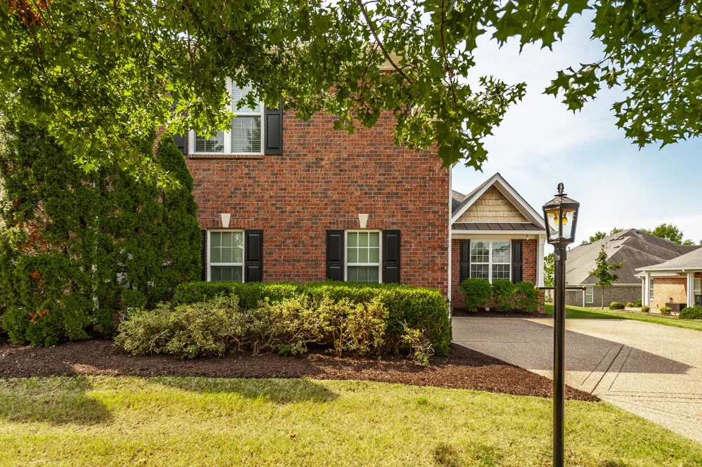 1309 Waxwing Dr Hermitage, TN 37076