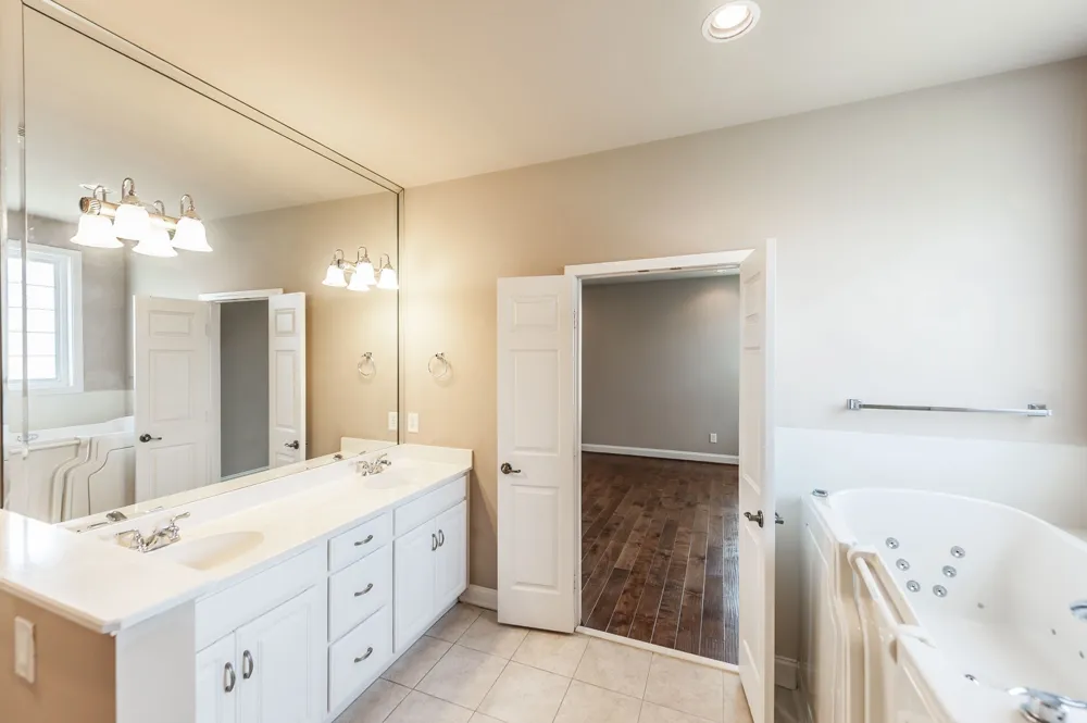 1309 Waxwing Dr Hermitage, TN 37076