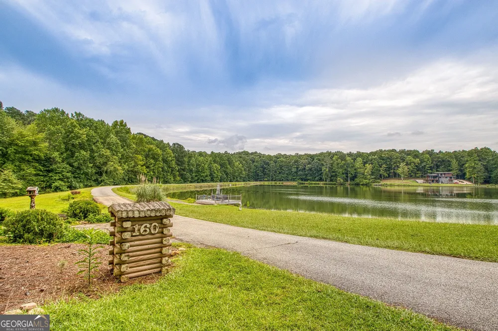 160 Sandy Lake CIR Fayetteville, GA 30214