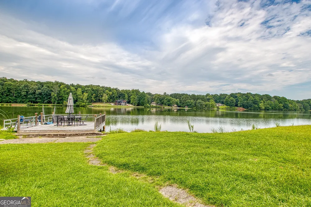 160 Sandy Lake CIR Fayetteville, GA 30214