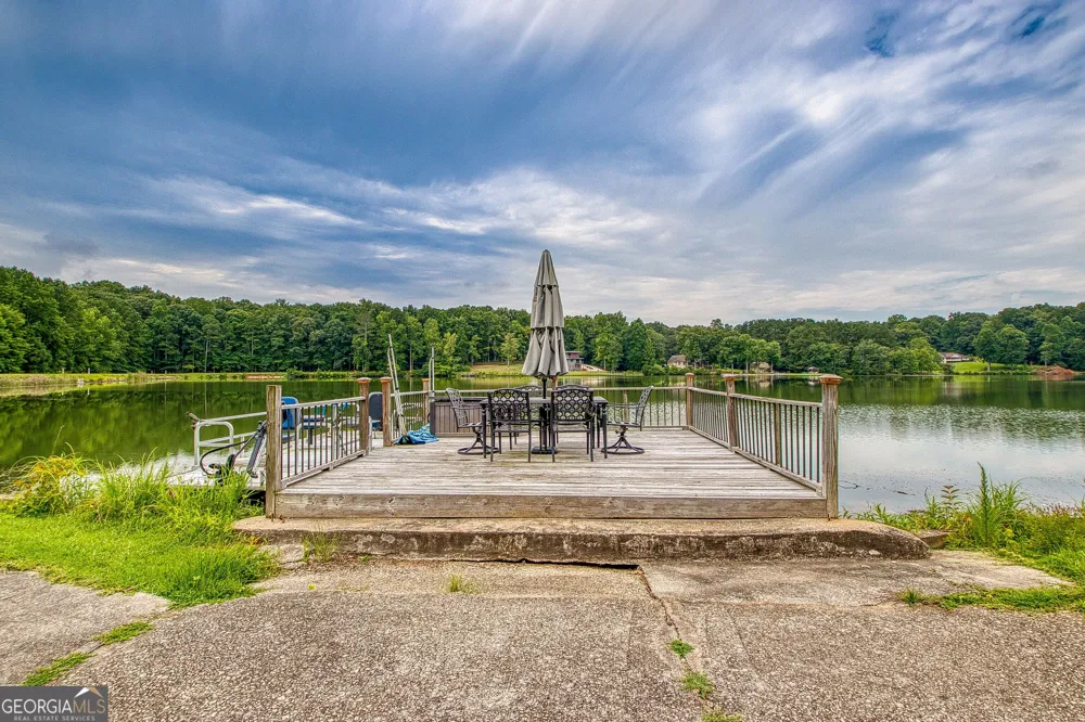 160 Sandy Lake CIR Fayetteville, GA 30214