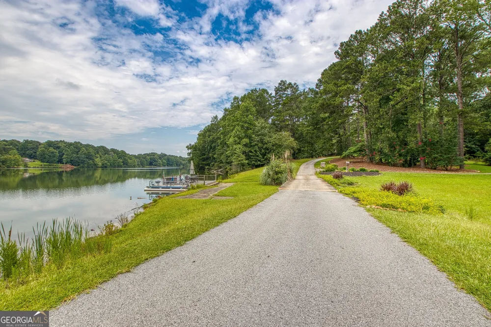 160 Sandy Lake CIR Fayetteville, GA 30214