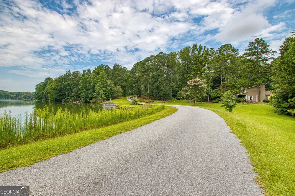160 Sandy Lake CIR Fayetteville, GA 30214