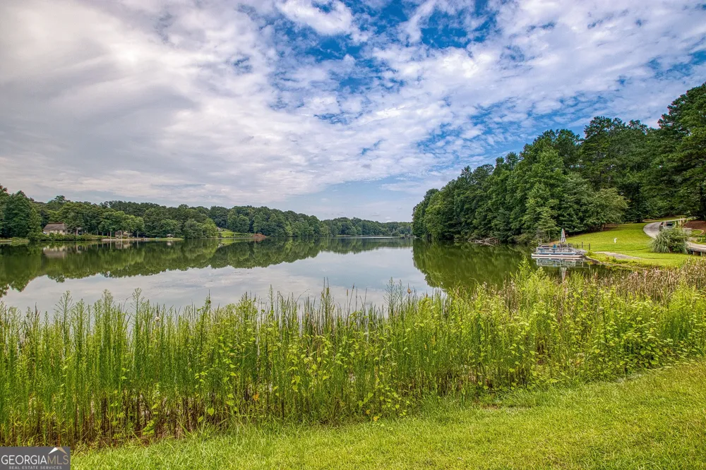 160 Sandy Lake CIR Fayetteville, GA 30214