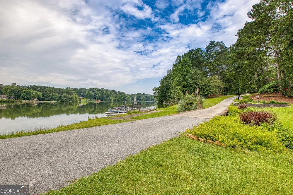 160 Sandy Lake CIR Fayetteville, GA 30214