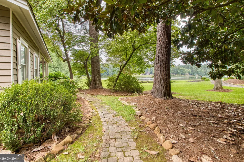 160 Sandy Lake CIR Fayetteville, GA 30214
