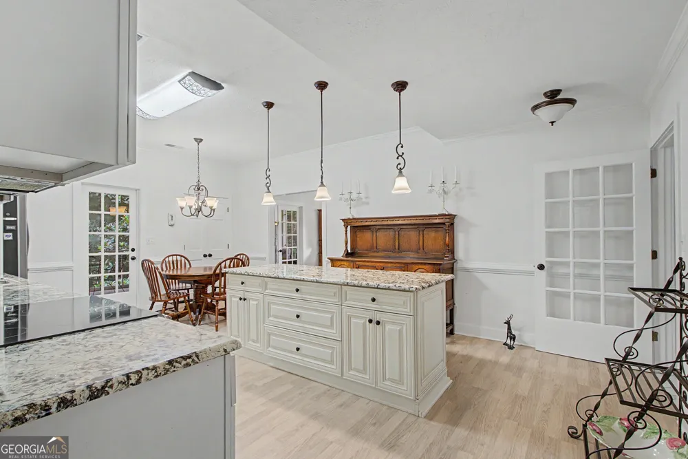 160 Sandy Lake CIR Fayetteville, GA 30214