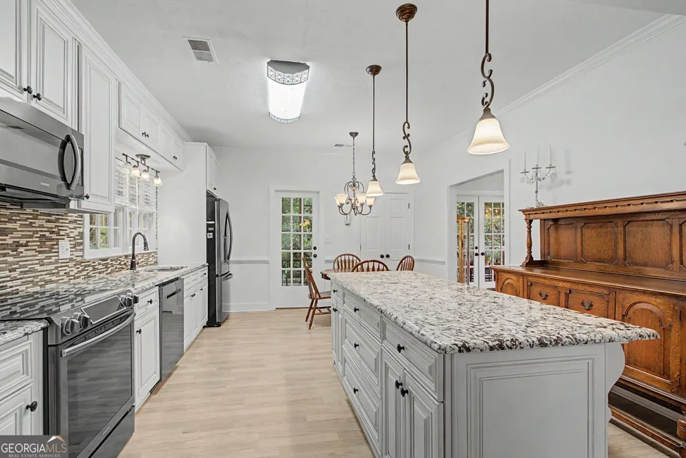 160 Sandy Lake CIR Fayetteville, GA 30214
