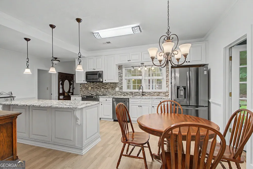 160 Sandy Lake CIR Fayetteville, GA 30214