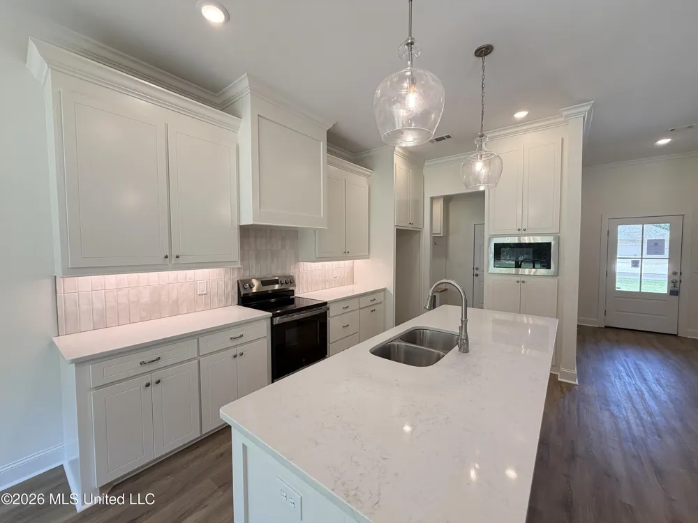 113 Newport Drive Canton, MS 39046