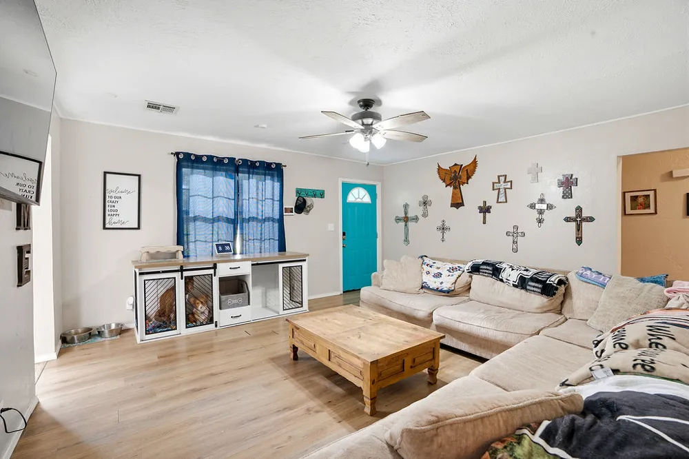 619 Crownpoint Ada, OK 74820