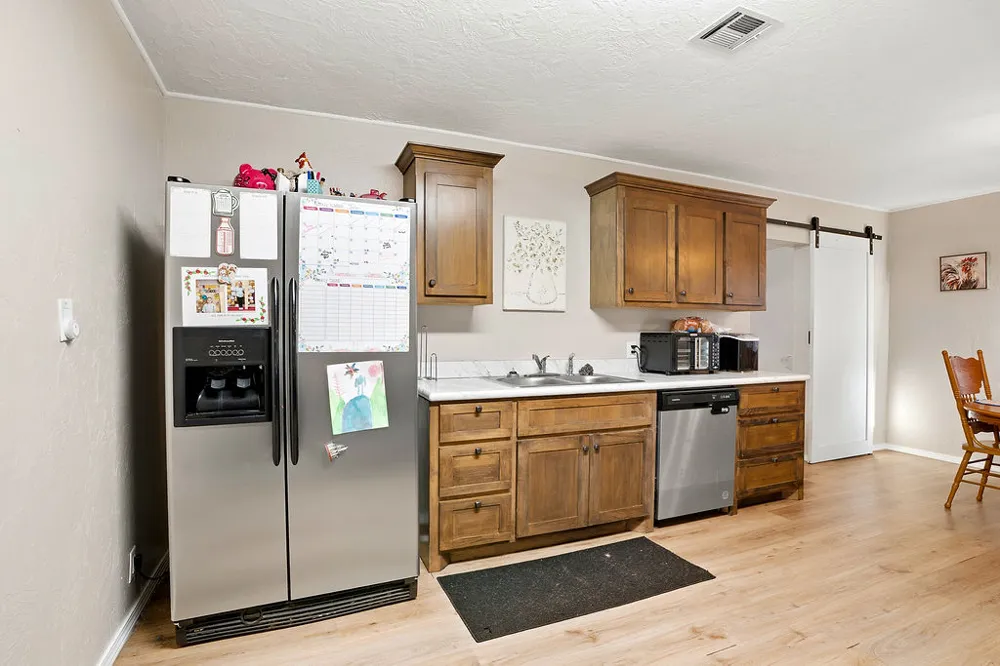 619 Crownpoint Ada, OK 74820