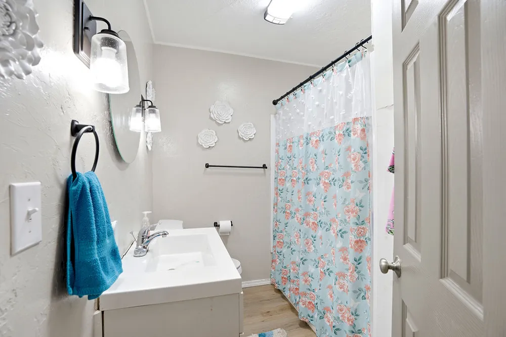 619 Crownpoint Ada, OK 74820