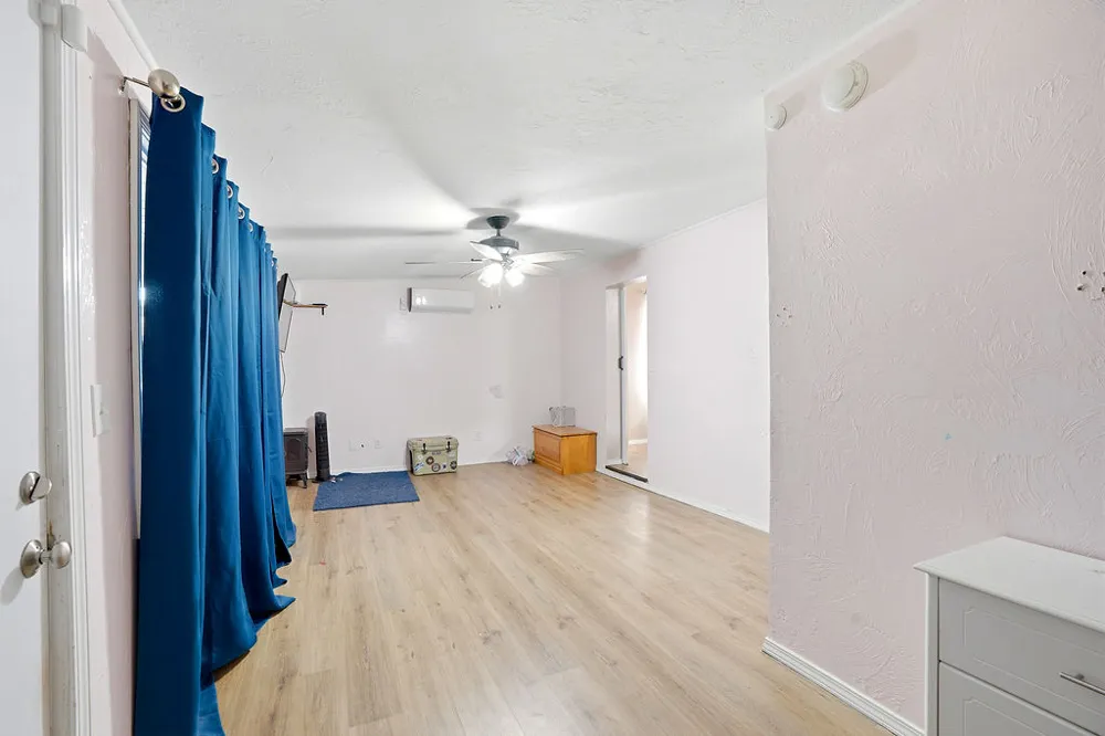 619 Crownpoint Ada, OK 74820