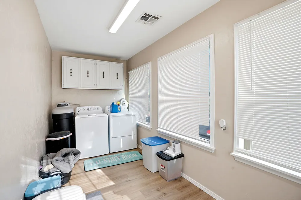 619 Crownpoint Ada, OK 74820