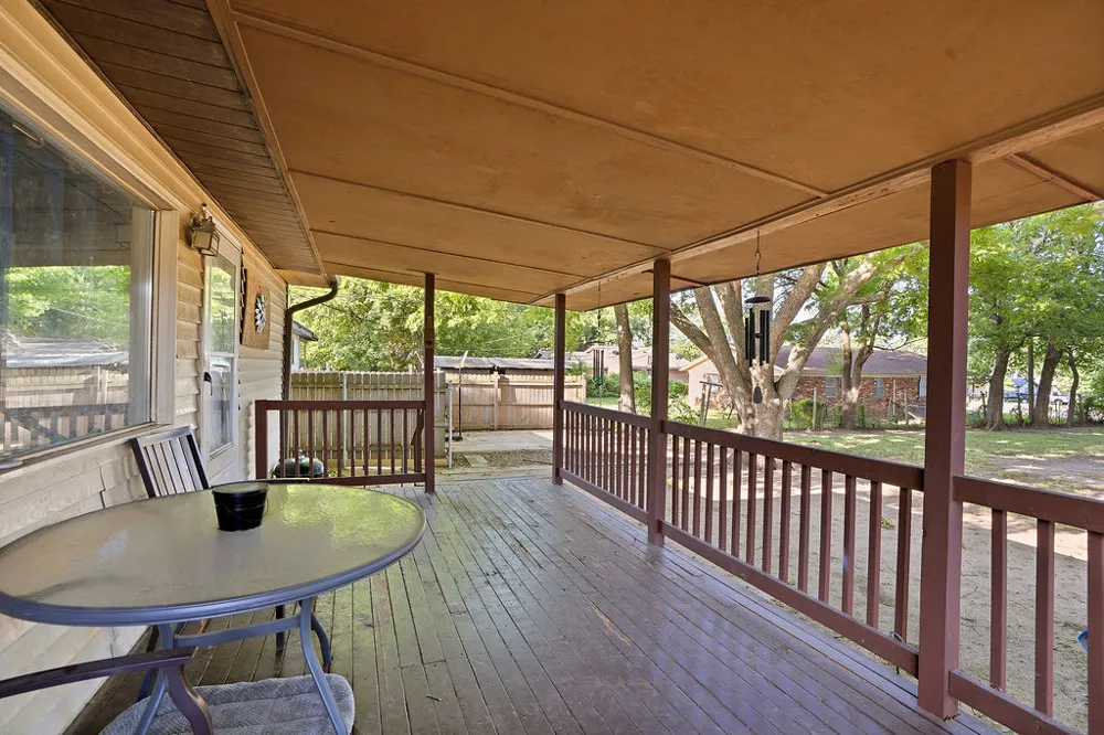 619 Crownpoint Ada, OK 74820