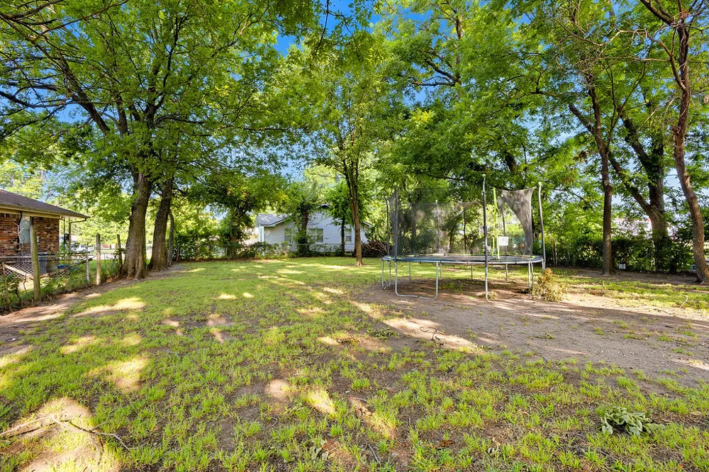 619 Crownpoint Ada, OK 74820
