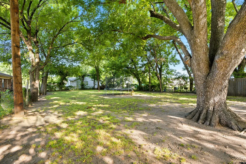 619 Crownpoint Ada, OK 74820