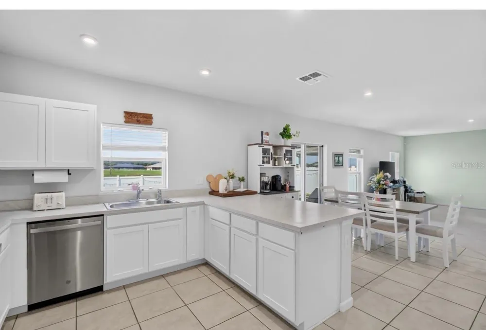662 EAGLE LANDING BOULEVARD Winter Haven, FL 33880