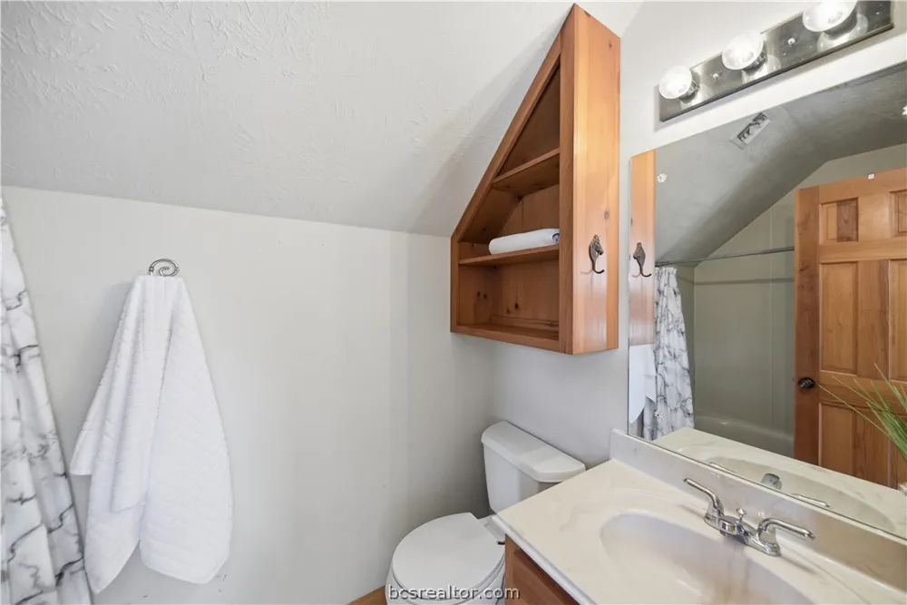 3090 Old Navasota Brenham, TX 77833