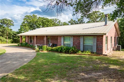 1213 Lakeland Loop