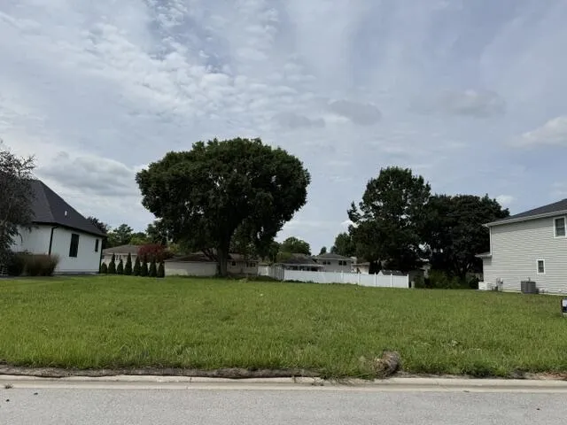 8232 Castle Drive Munster, IN 46321