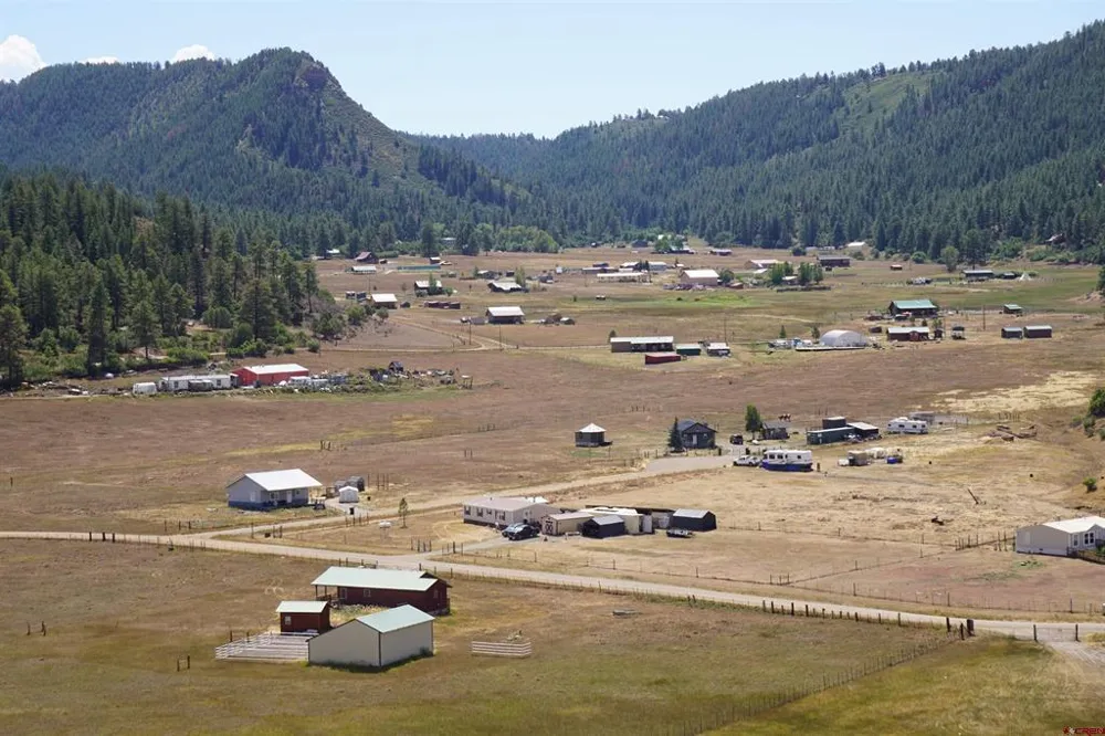 941 975,995 & 1027 Hurt Drive Pagosa Springs, CO 81147