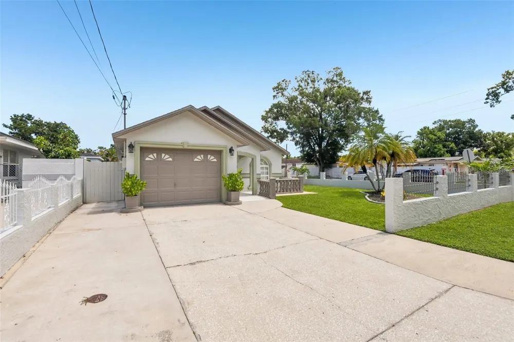 7001 CLARK AVENUE Tampa, FL 33614