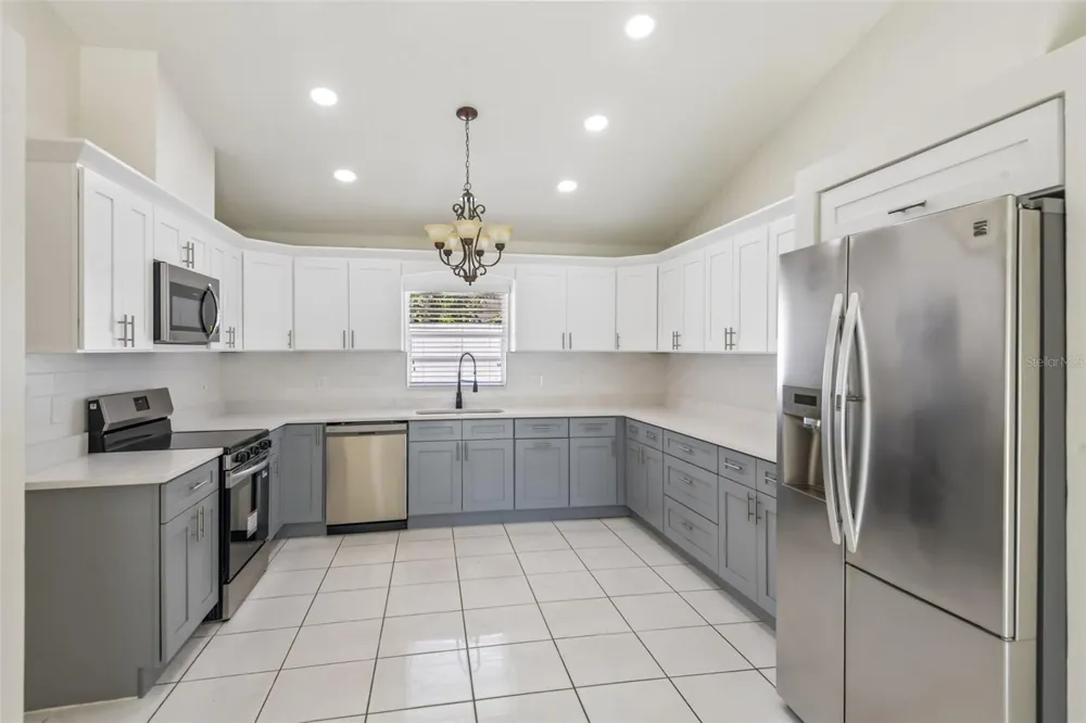 7001 CLARK AVENUE Tampa, FL 33614