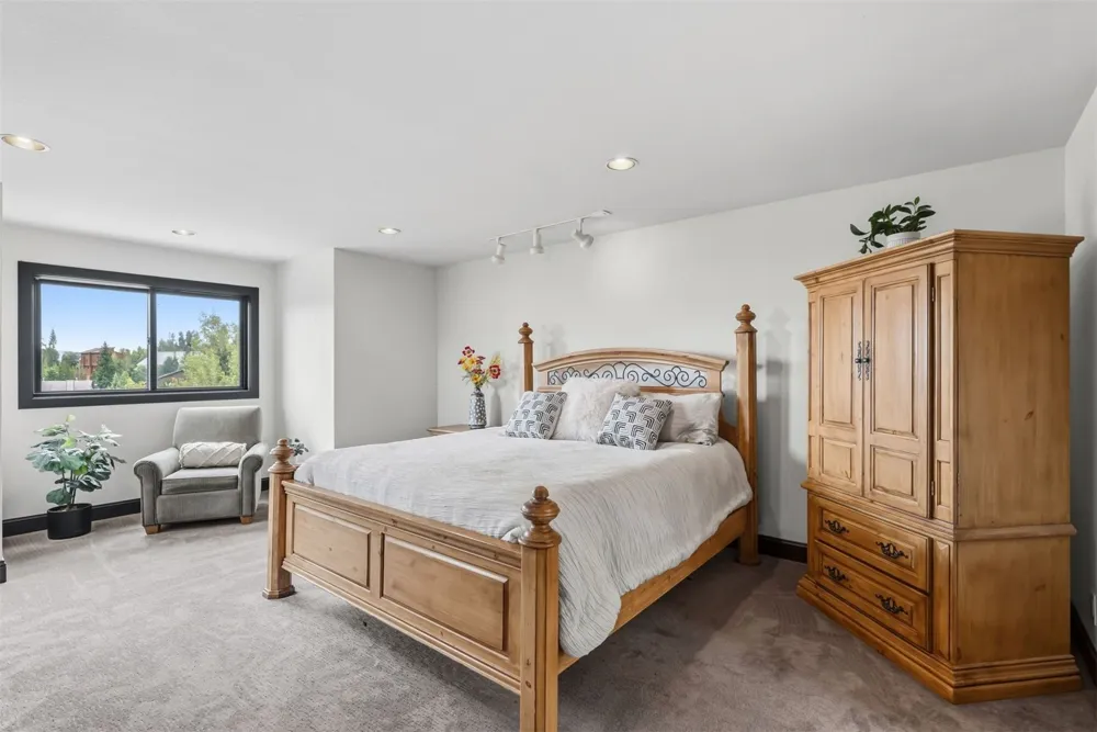 31 Shooting Star Way Silverthorne, CO 80498