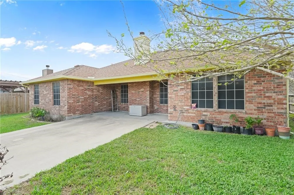 314 Hancock Odem, TX 78370